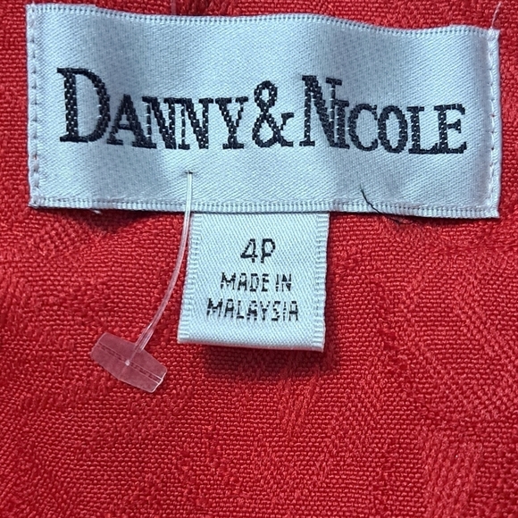 Danny & Nicole Red Textured Cropped Shrug Size 4P - Picture 9 of 9